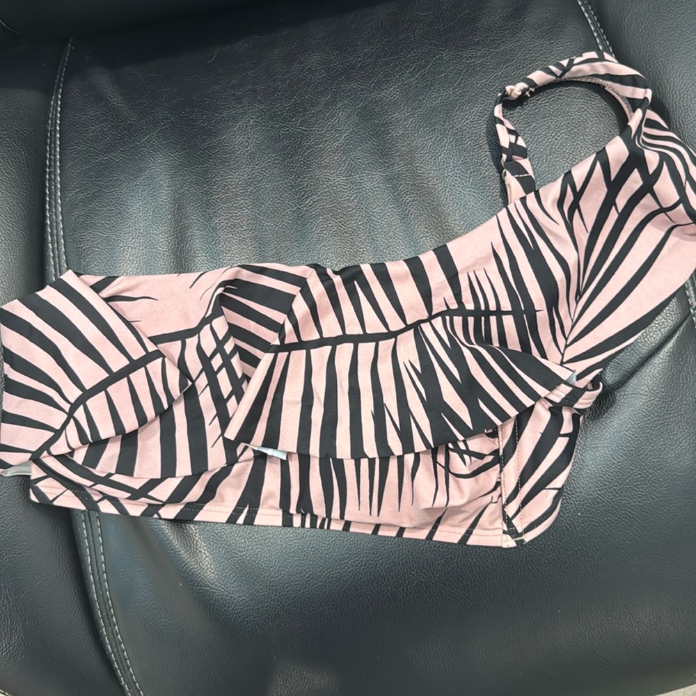 KONA SOL. Bathing suit top one shoulder size M pink & black ruffle light padding